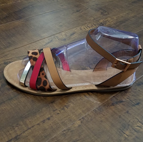 FLASH SALE! Animal Print Sandals - Picture 4 of 5